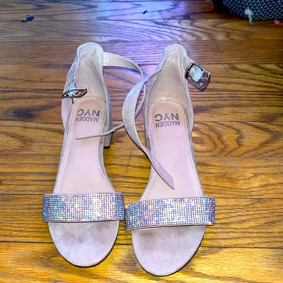 Heels - Picture 1 of 3